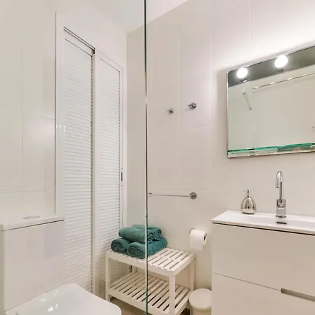 Spacious 3br Walk To & Old Town Apartment Marbella