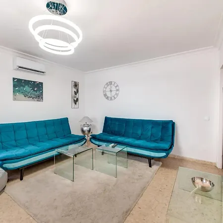 Spacious 3br Walk To & Old Town * Marbella