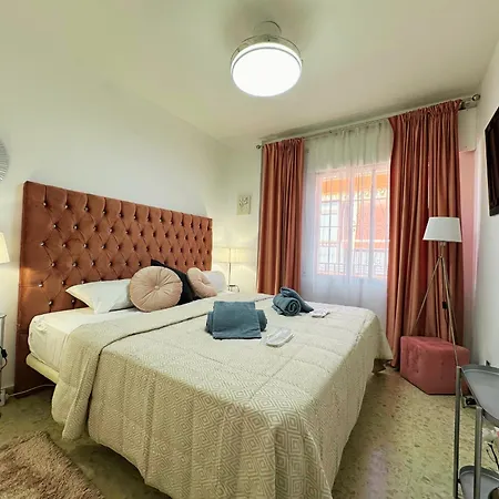 Spacious 3br Walk To & Old Town