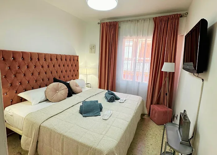 Spacious 3br Walk To & Old Town 아파트 마르베야